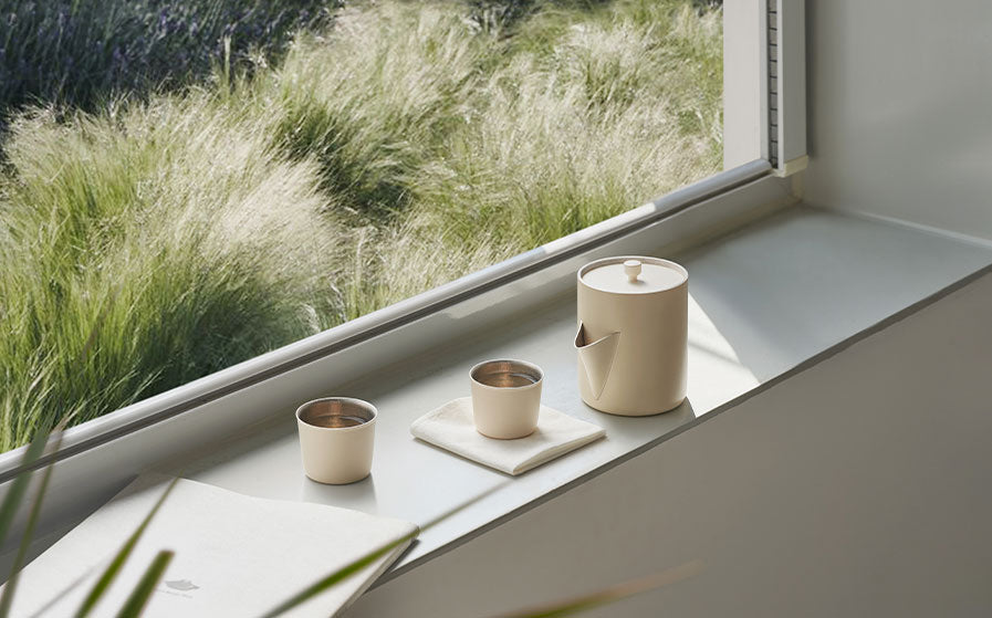 TINGHOME Teawith Cup – Charcoal Black ceramic cup with sleek, modern design, ideal for enjoying tea in style.