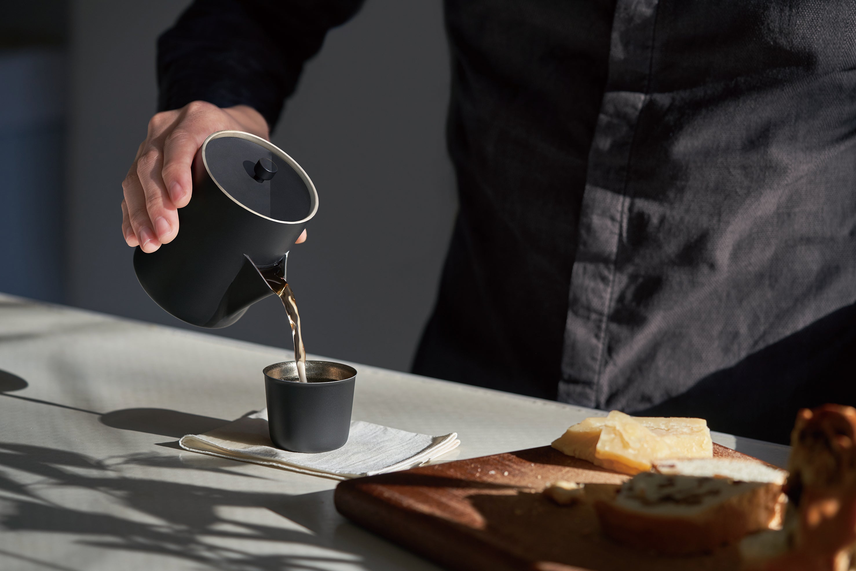 TINGHOME Teawith Cup – Charcoal Black Ceramic Tea Cup, Elegant Design, Perfect Gift Idea