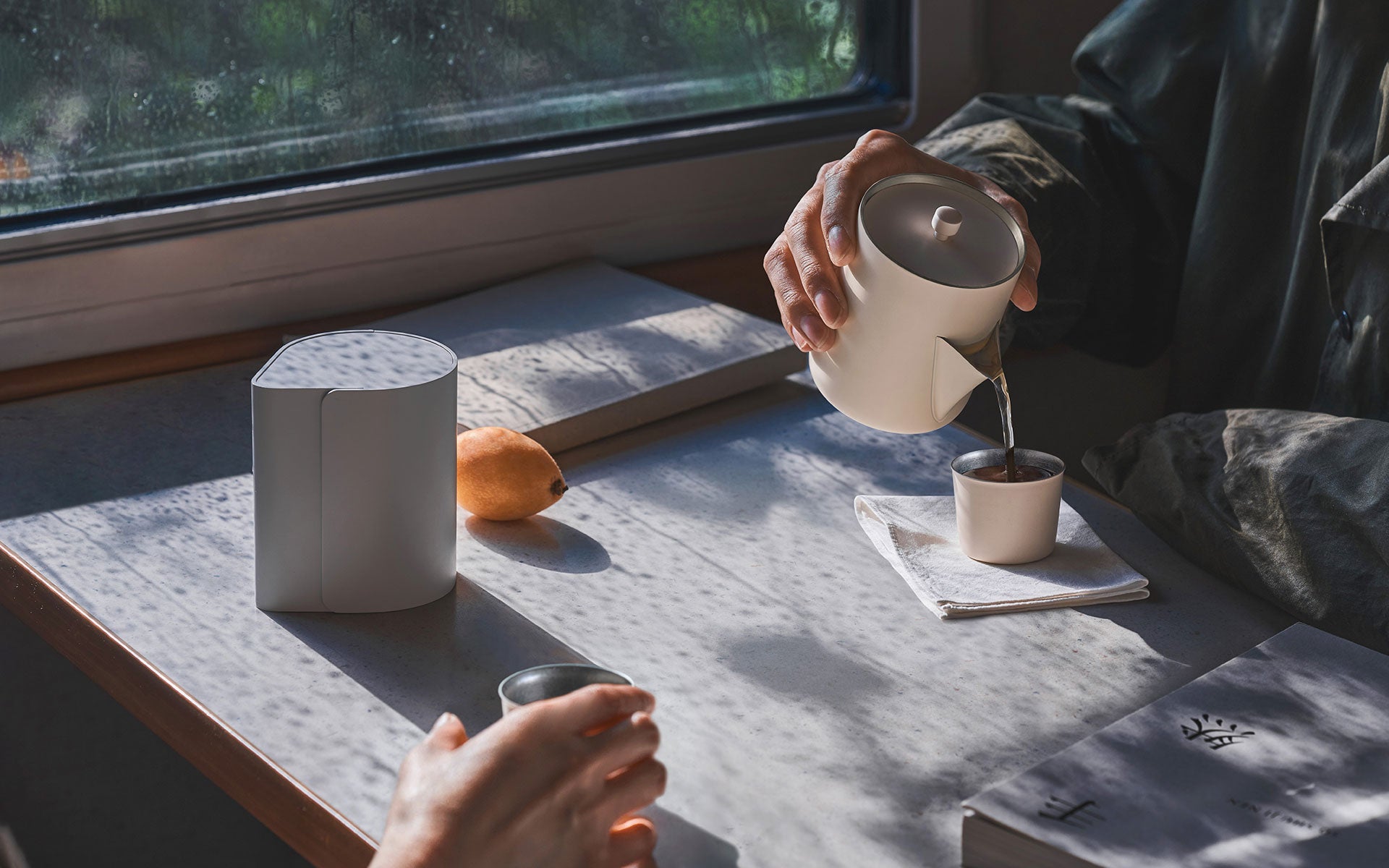 TINGHOME Banner – Featuring the sophisticated Teawith Kettle and Teawith Cup, designed with minimalistic elegance in Rice White and Charcoal Black.