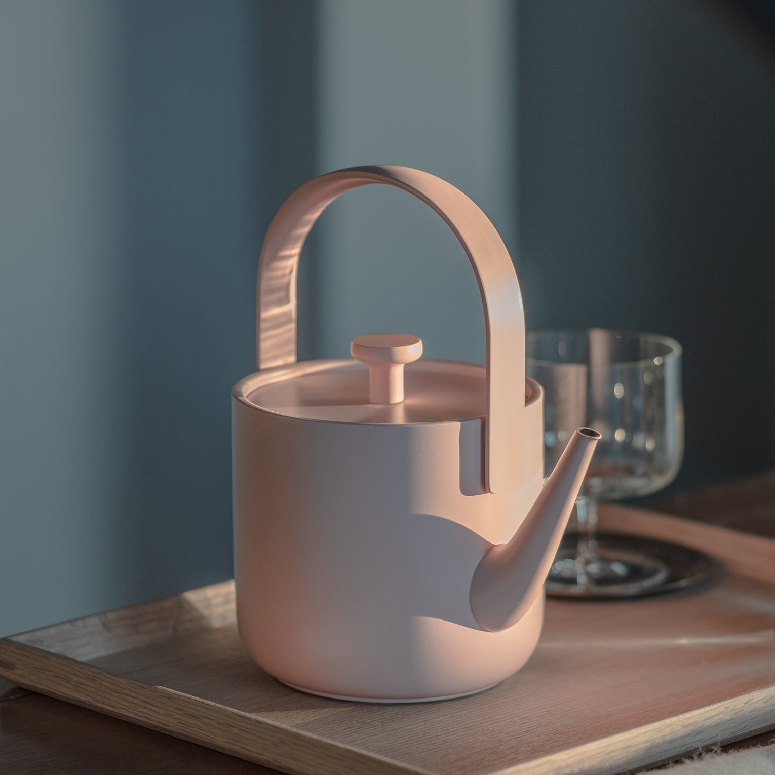 TINGHOME Teawith Kettle – Light Pink Ceramic, Elegant Design with Ergonomic Handle, Perfect for Stylish Tea Moments